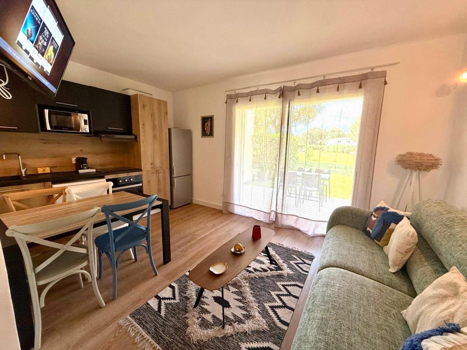 Cala Rossa By Sarai, Apt T2 4 Personnes, Dans Residence Hoteliere Avec Piscine ลิชชี ภายนอก รูปภาพ